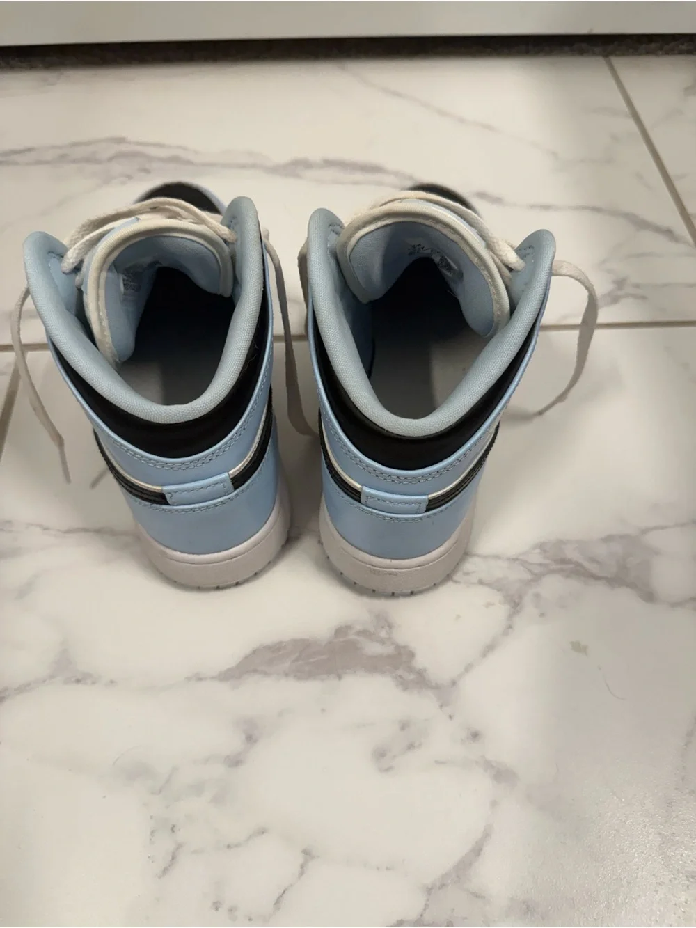 Nike Air Jordan Kids High-Top Sneakers in Light Blue, Black, White